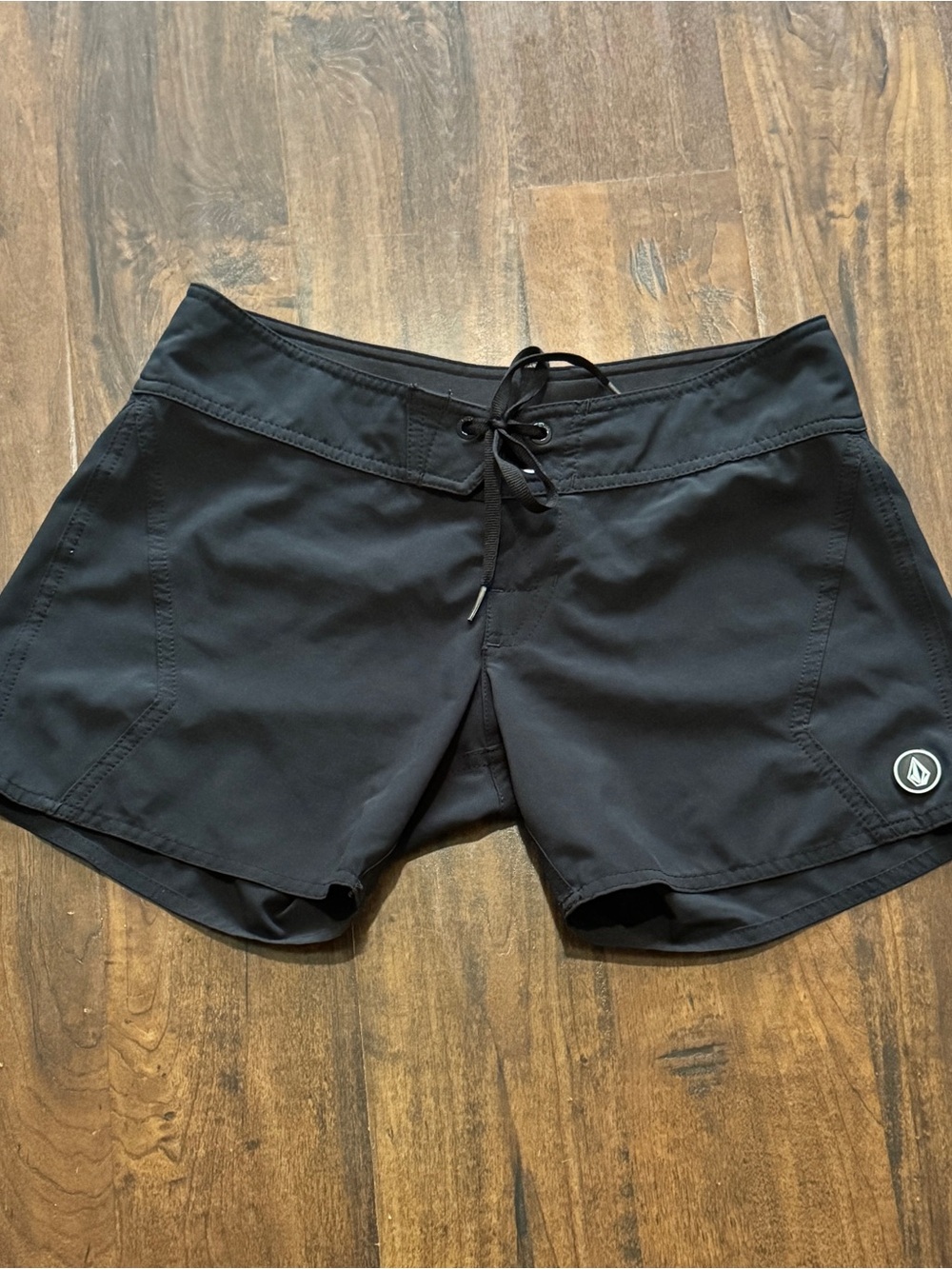 Volcom Simply Solid 5" Board Shorts.